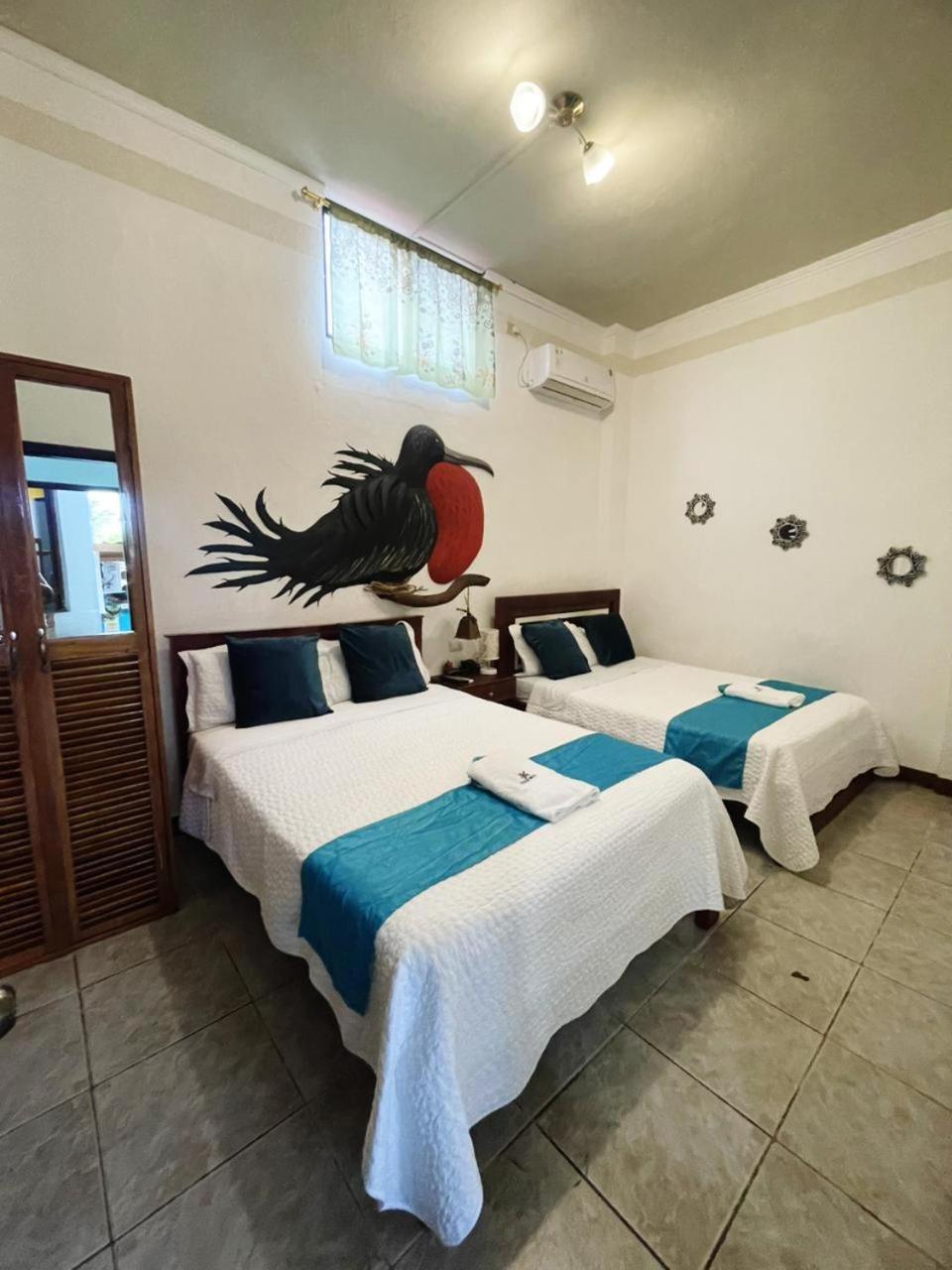 Suite Galarous Island Puerto Ayora  Bagian luar foto
